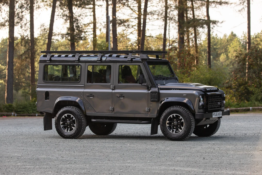 2016 Land Rover Defender 110 - Image 15 of 31