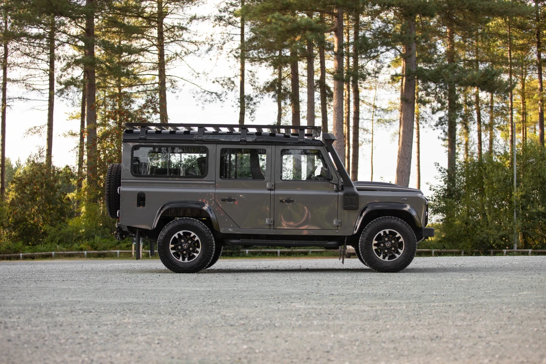 2016 Land Rover Defender 110 - Image 8 of 31