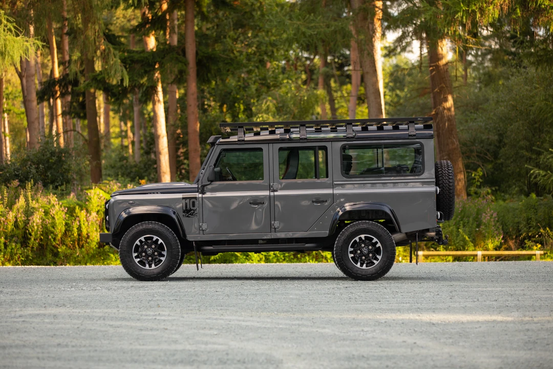 2016 Land Rover Defender 110 - Image 4 of 31