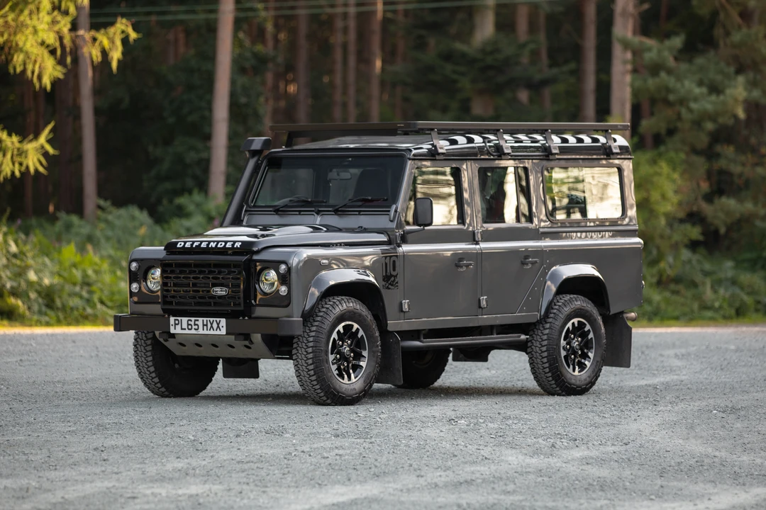 2016 Land Rover Defender 110 - Image 3 of 31