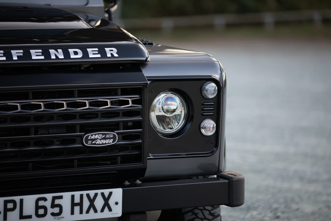 2016 Land Rover Defender 110 - Image 19 of 31