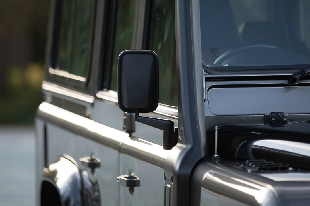2016 Land Rover Defender 110 - Image 25 of 31