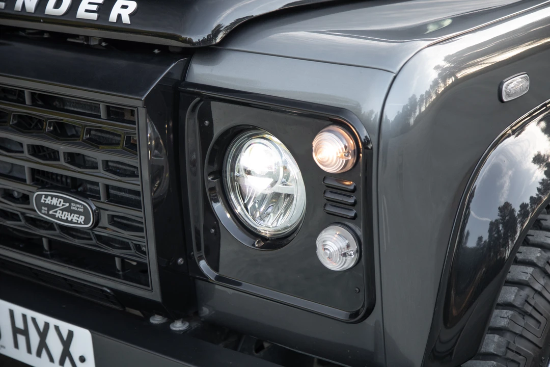 2016 Land Rover Defender 110 - Image 27 of 31