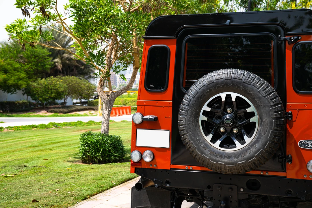 2016 Land Rover Defender 110 - Image 26 of 31