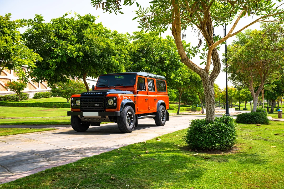 2016 Land Rover Defender 110 - Image 9 of 31