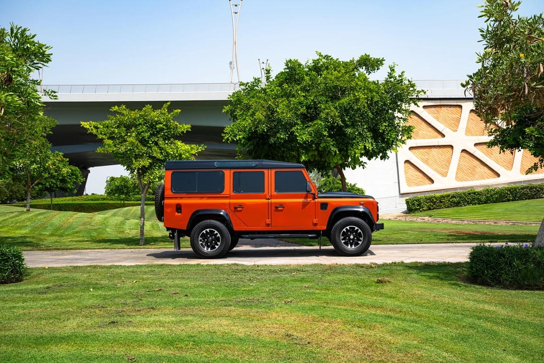 2016 Land Rover Defender 110 - Image 14 of 31