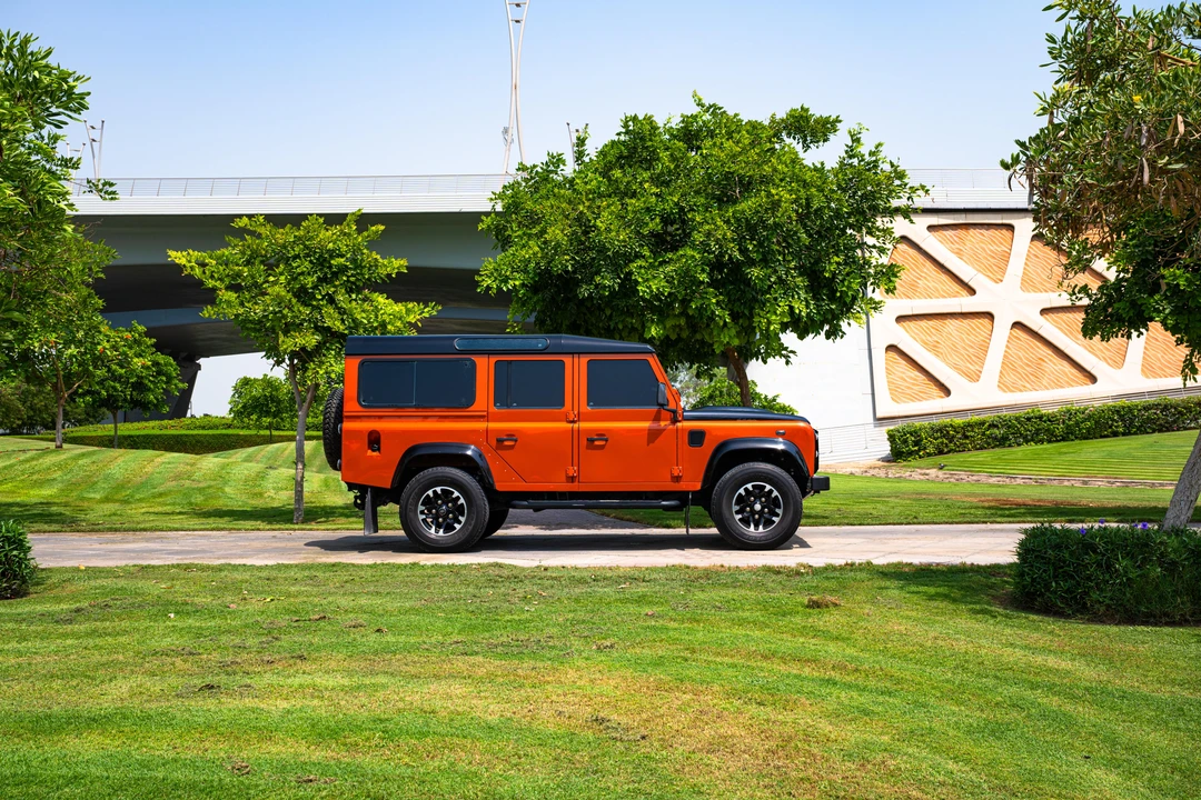 2016 Land Rover Defender 110 - Image 15 of 31