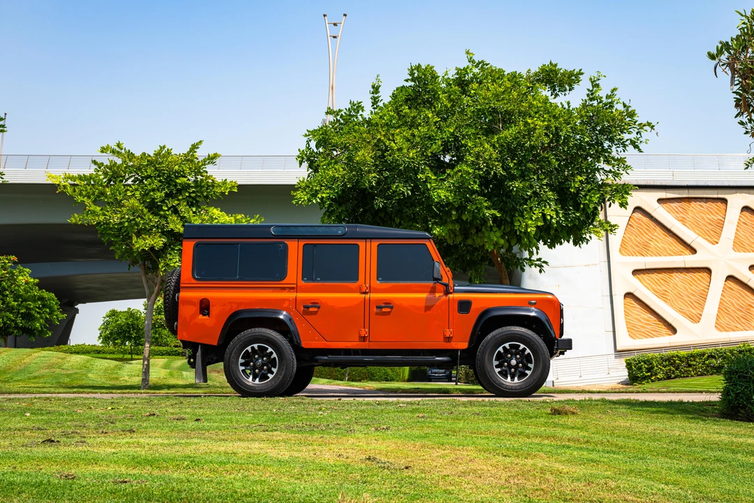 2016 Land Rover Defender 110 - Image 4 of 31
