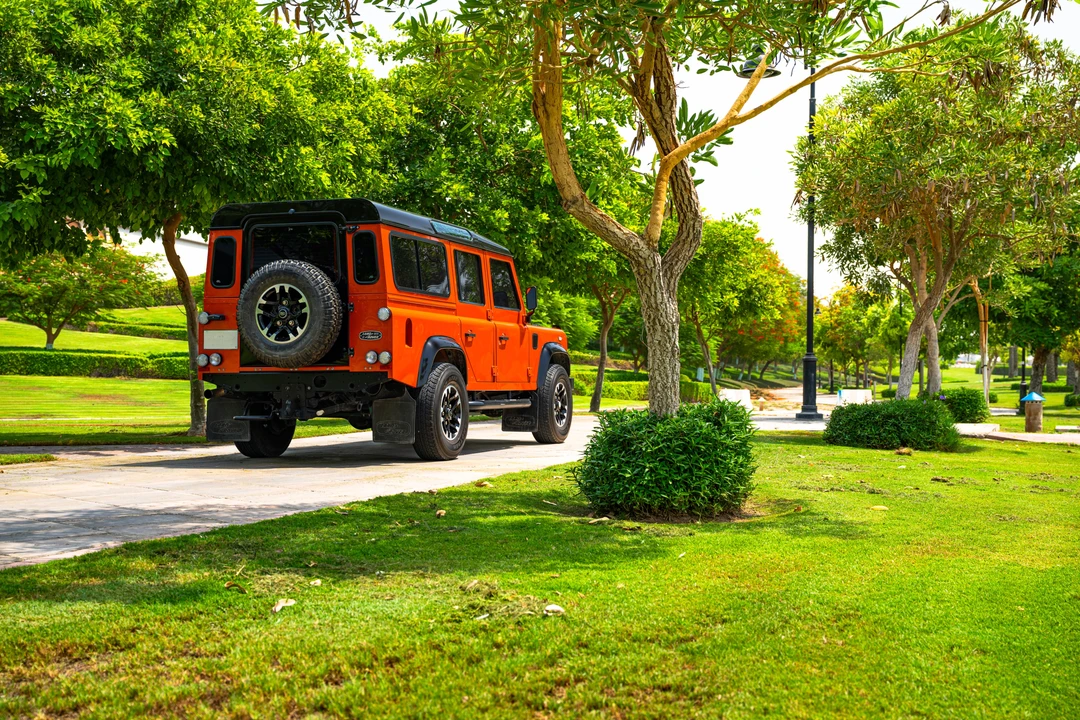 2016 Land Rover Defender 110 - Image 5 of 31