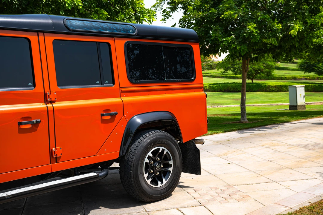 2016 Land Rover Defender 110 - Image 28 of 31