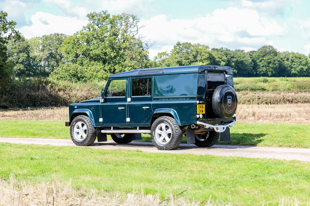 2016 Land Rover Defender 110 - Image 13 of 31
