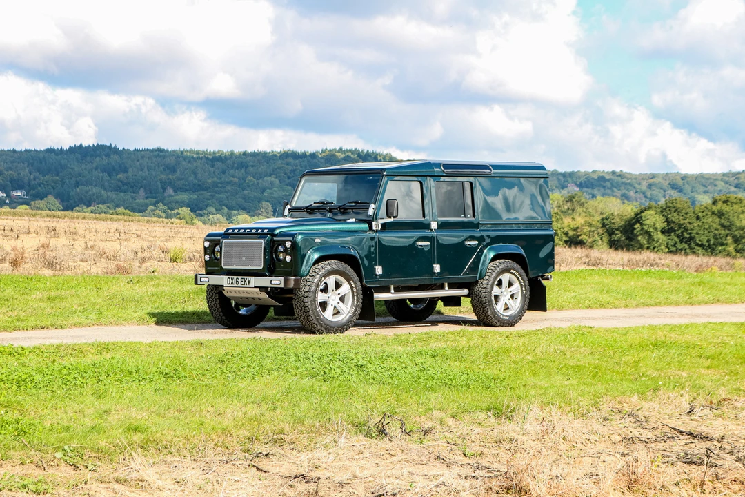 2016 Land Rover Defender 110 - Image 10 of 31