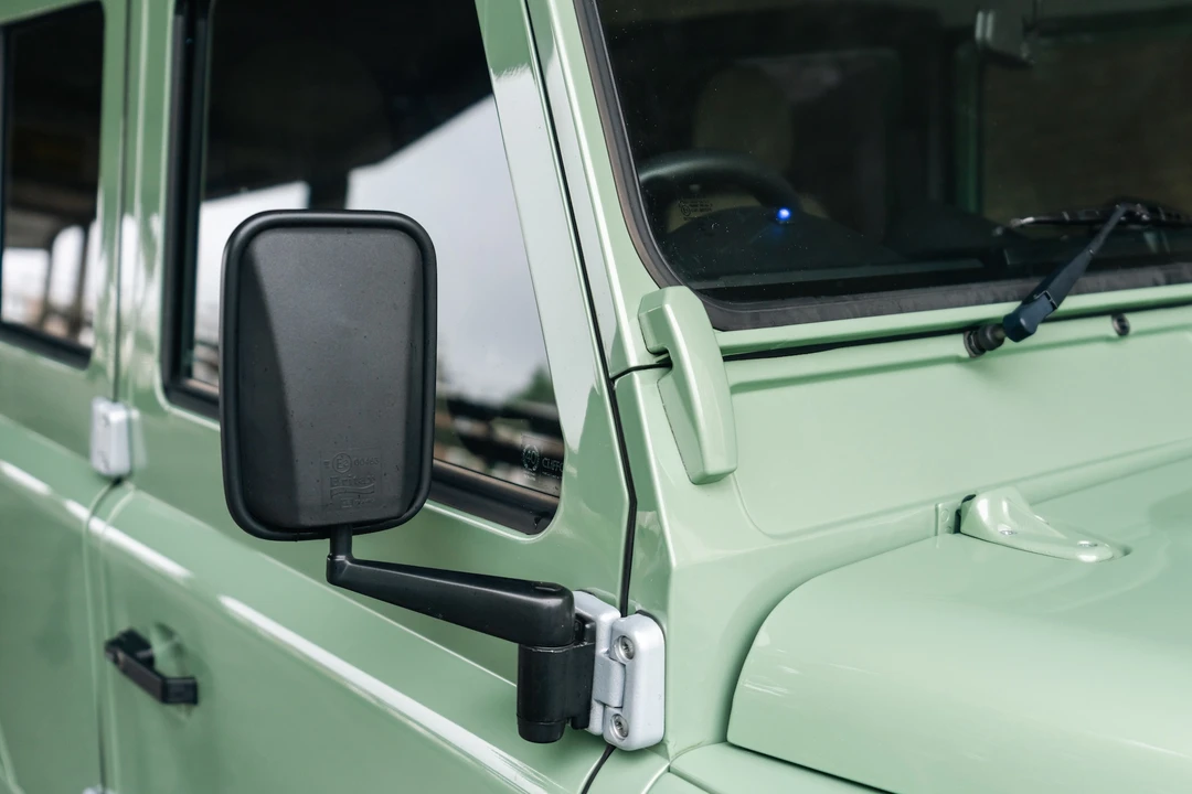 2015 Land Rover Defender 110 - Image 30 of 31