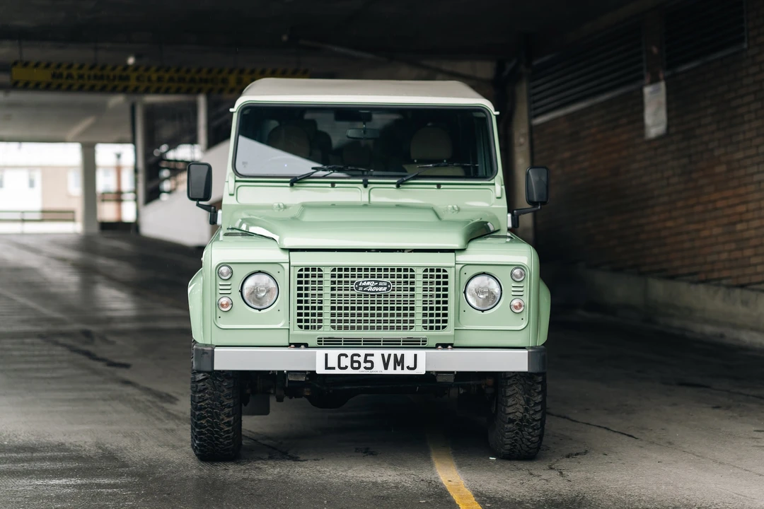 2015 Land Rover Defender 110 - Image 2 of 31