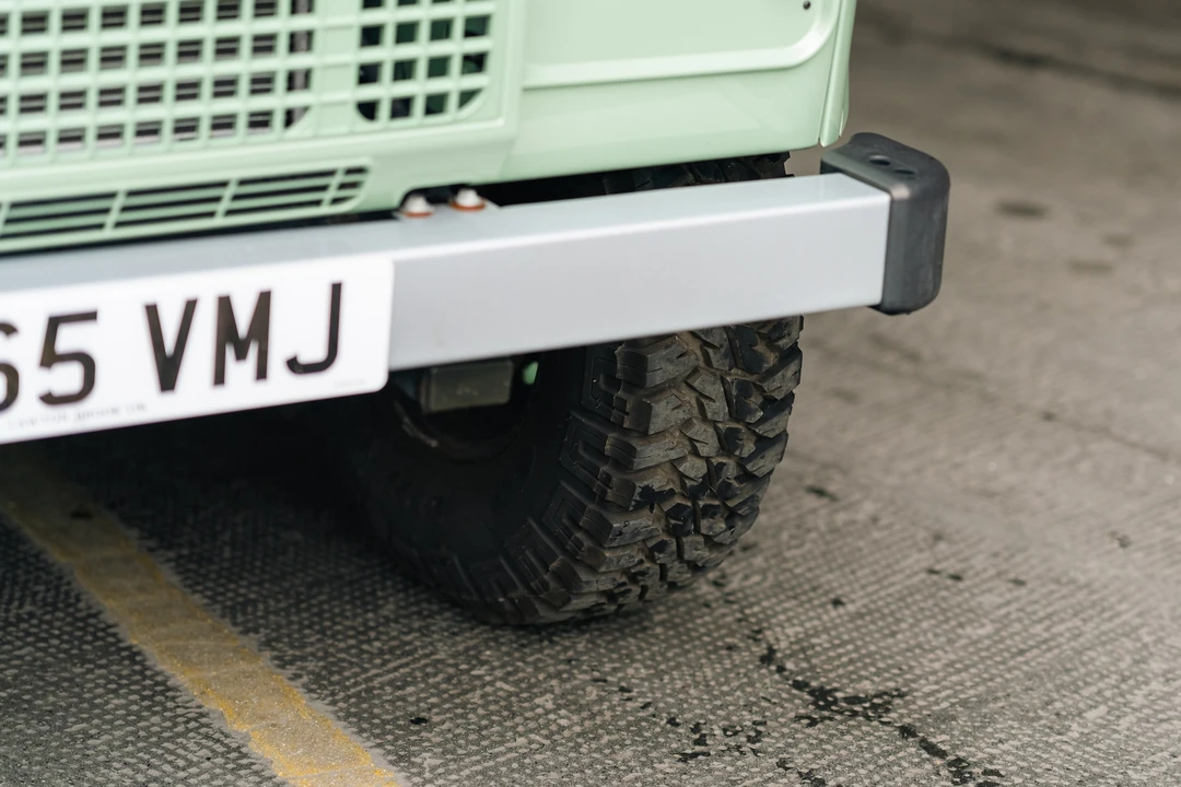 2015 Land Rover Defender 110 - Image 13 of 31