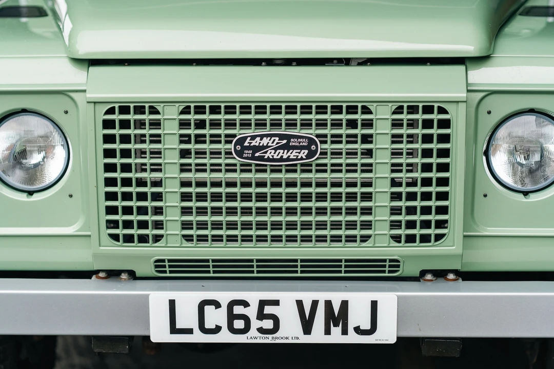 2015 Land Rover Defender 110 - Image 17 of 31