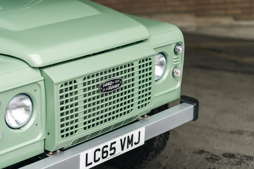 2015 Land Rover Defender 110 - Image 18 of 31