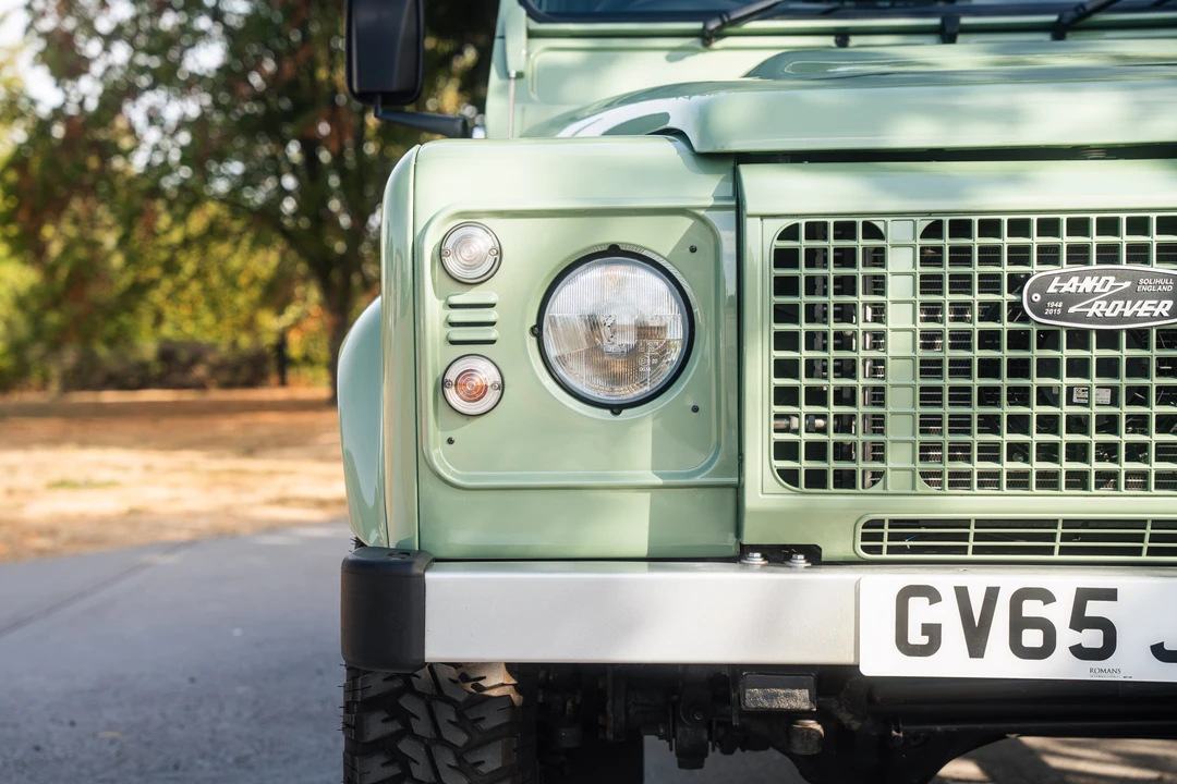 2016 Land Rover Defender 110 - Image 27 of 31