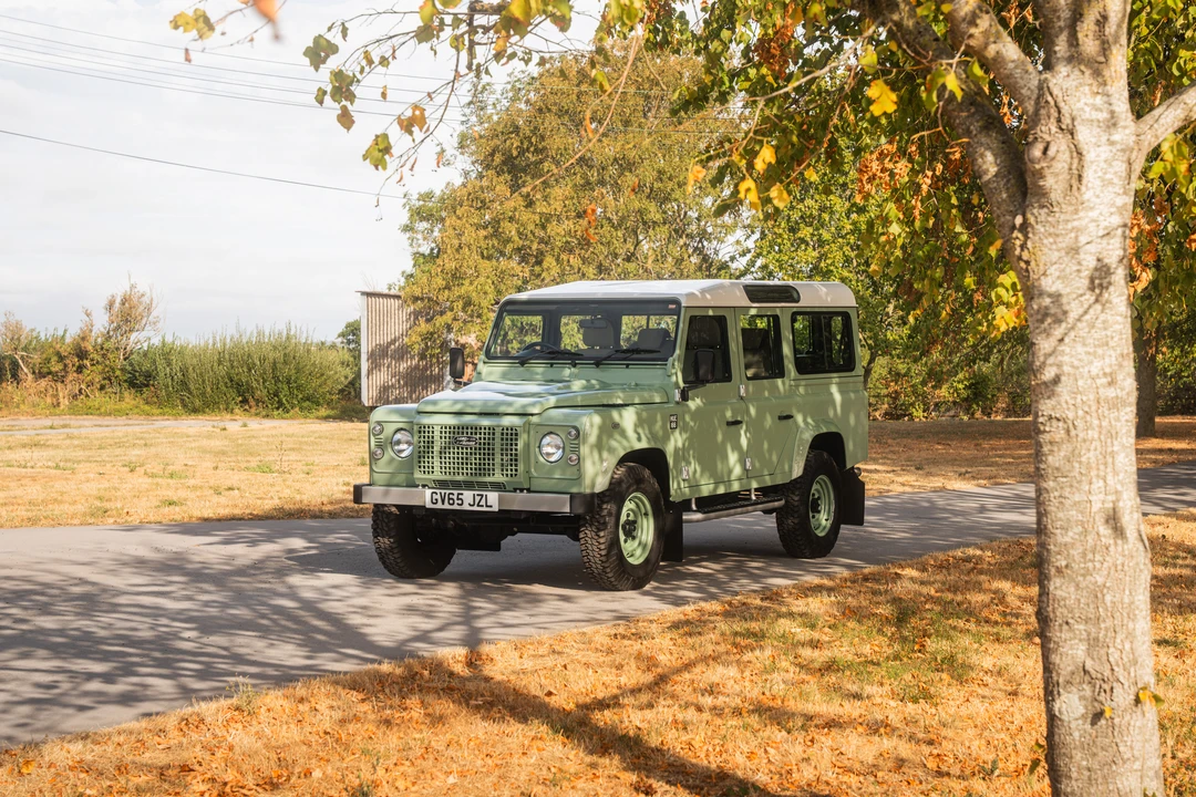 2016 Land Rover Defender 110 - Image 29 of 31