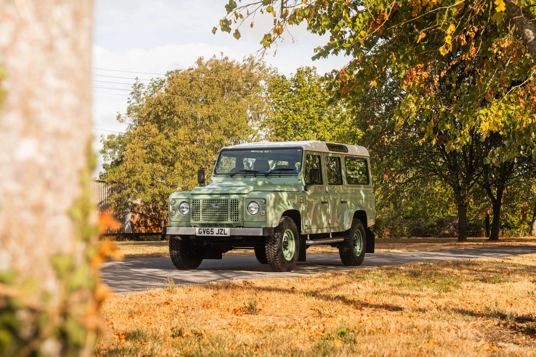 2016 Land Rover Defender 110 - Image 10 of 31
