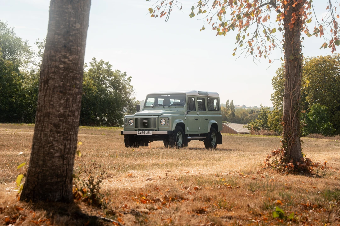 2016 Land Rover Defender 110 - Image 12 of 31
