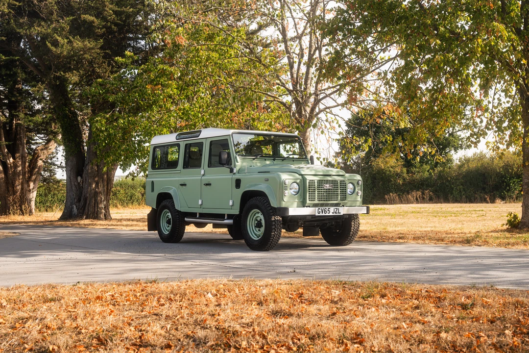 2016 Land Rover Defender 110 - Image 18 of 31