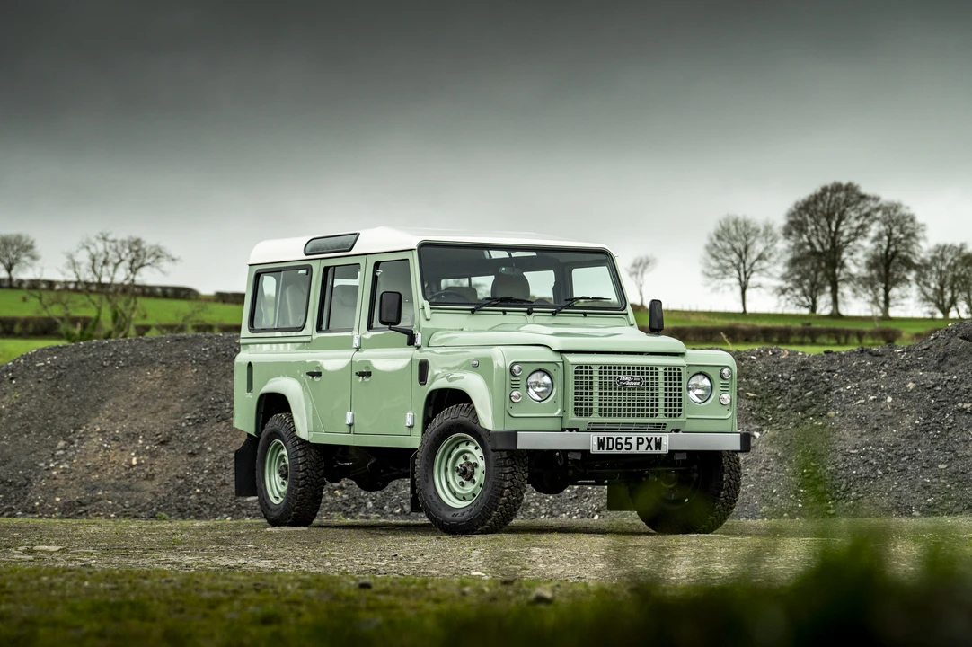 2016 Land Rover Defender 110 - Image 26 of 31