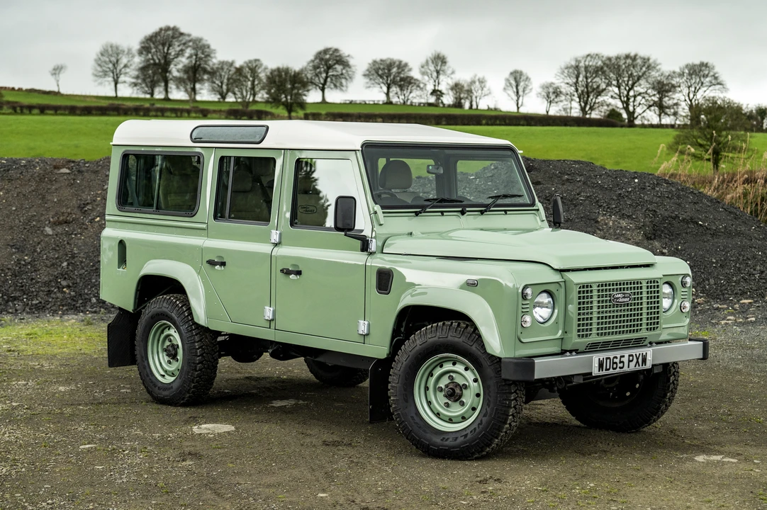 2016 Land Rover Defender 110 - Image 30 of 31
