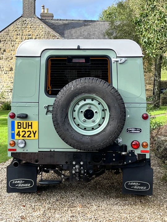 2016 Land Rover Defender 110 - Image 6 of 31