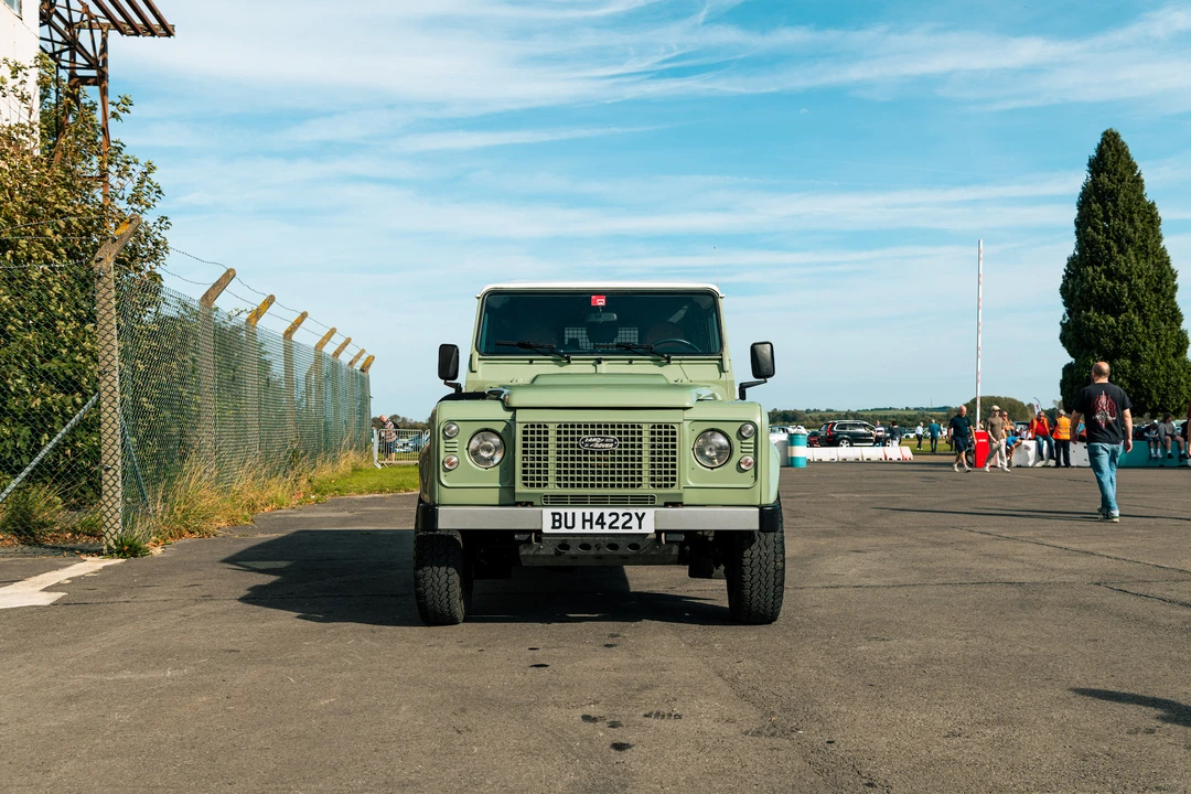 2016 Land Rover Defender 110 - Image 3 of 31