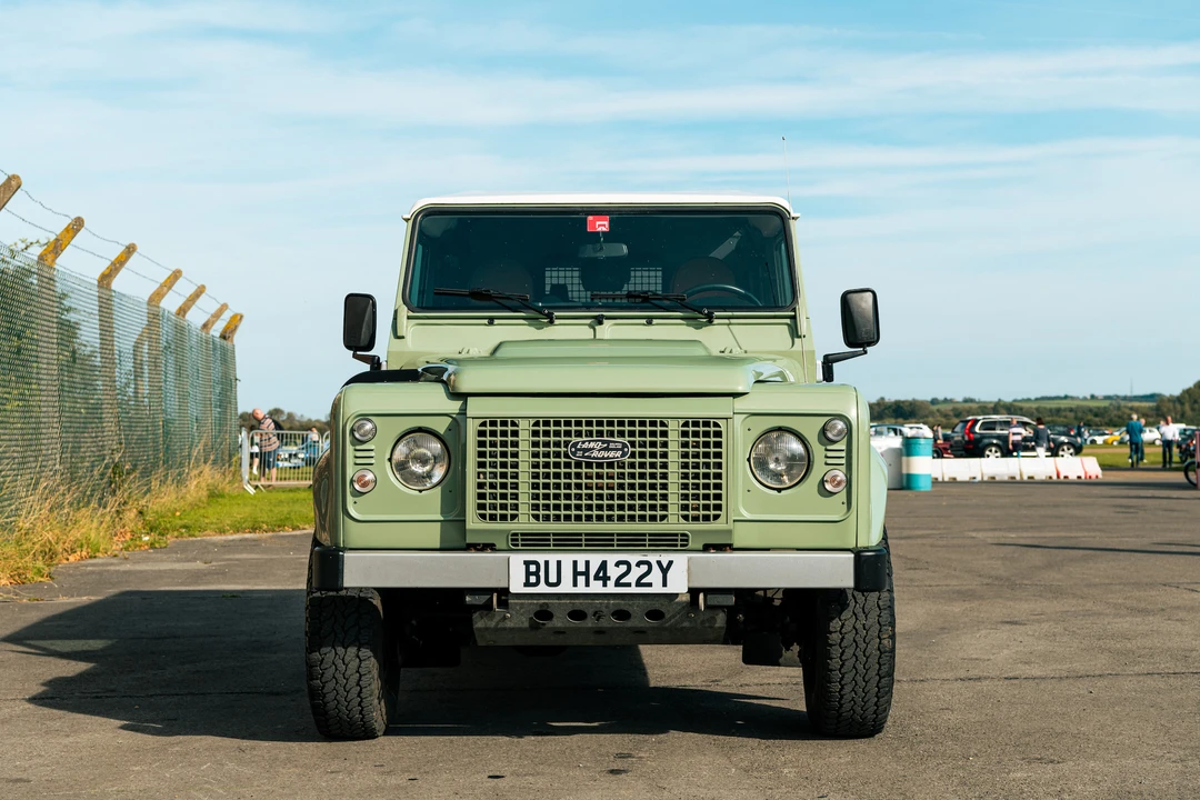2016 Land Rover Defender 110 - Image 12 of 31