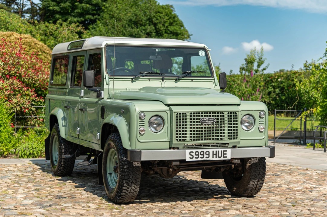 2016 Land Rover Defender 110 - Image 3 of 31
