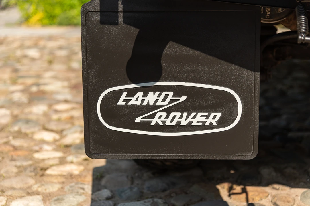 2016 Land Rover Defender 110 - Image 30 of 31