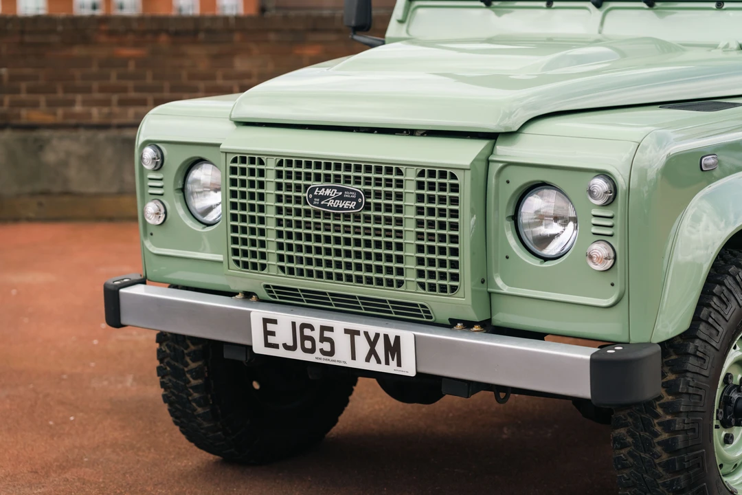 2015 Land Rover Defender 110 - Image 18 of 31
