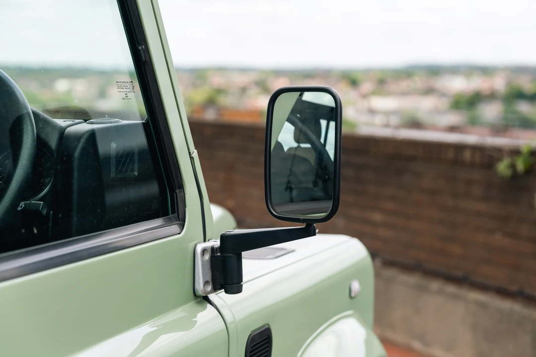 2015 Land Rover Defender 110 - Image 20 of 31