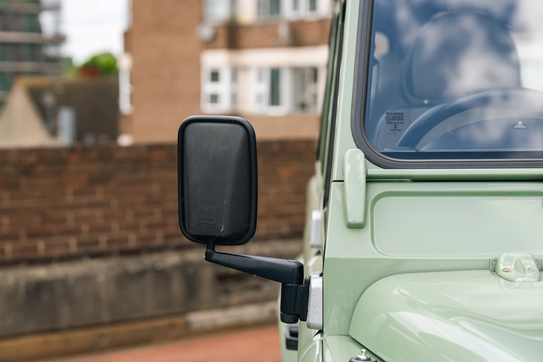2015 Land Rover Defender 110 - Image 21 of 31