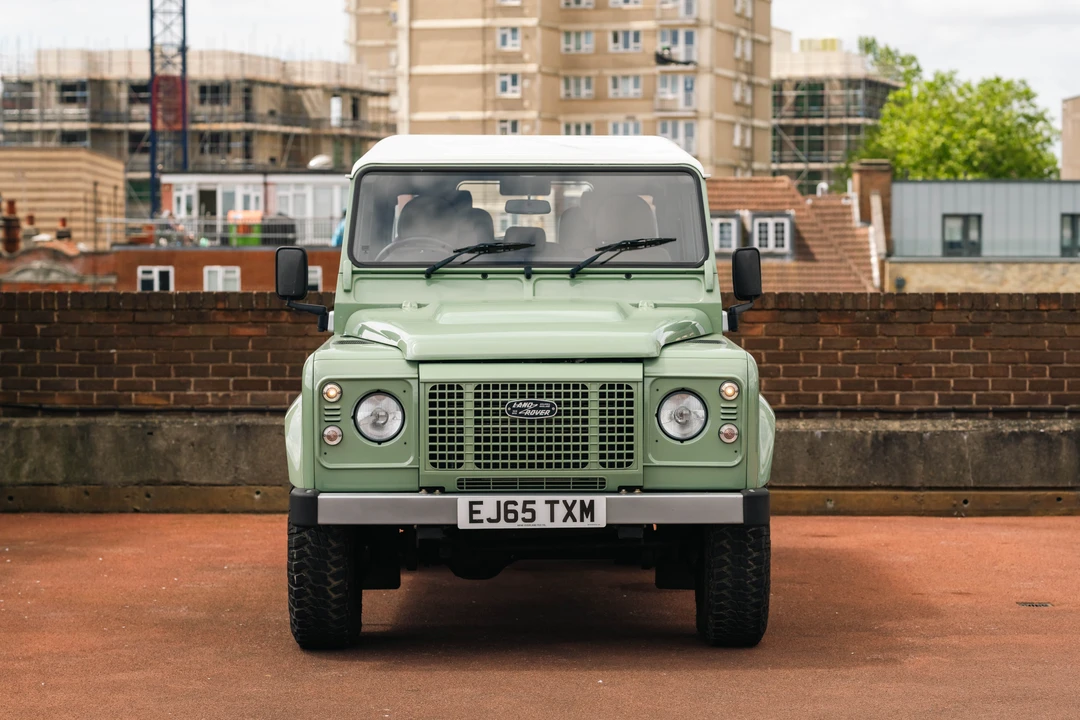 2015 Land Rover Defender 110 - Image 2 of 31