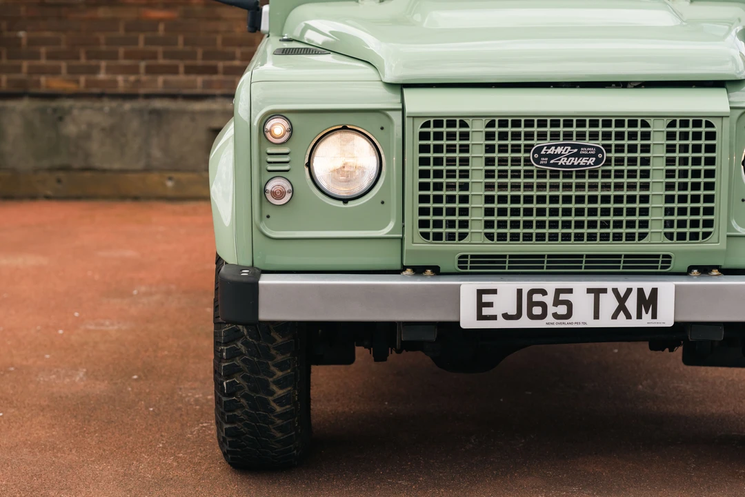 2015 Land Rover Defender 110 - Image 24 of 31