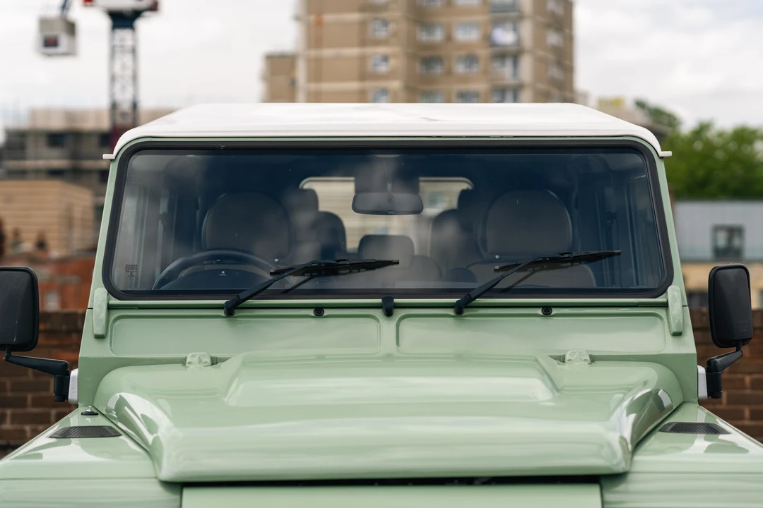 2015 Land Rover Defender 110 - Image 29 of 31