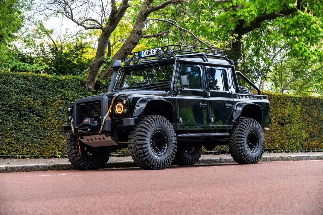2016 Land Rover Defender 110 - Image 3 of 31