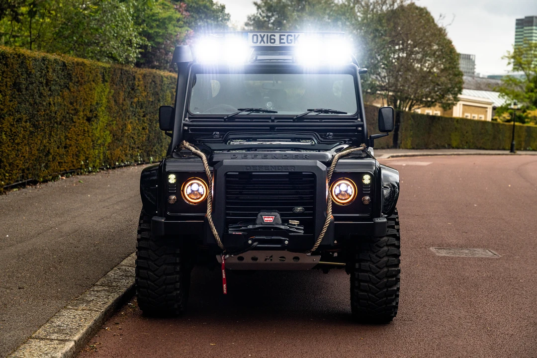 2016 Land Rover Defender 110 - Image 10 of 31