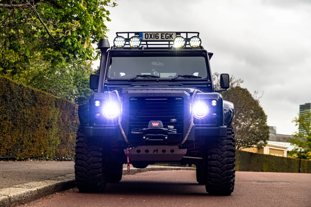 2016 Land Rover Defender 110 - Image 2 of 31