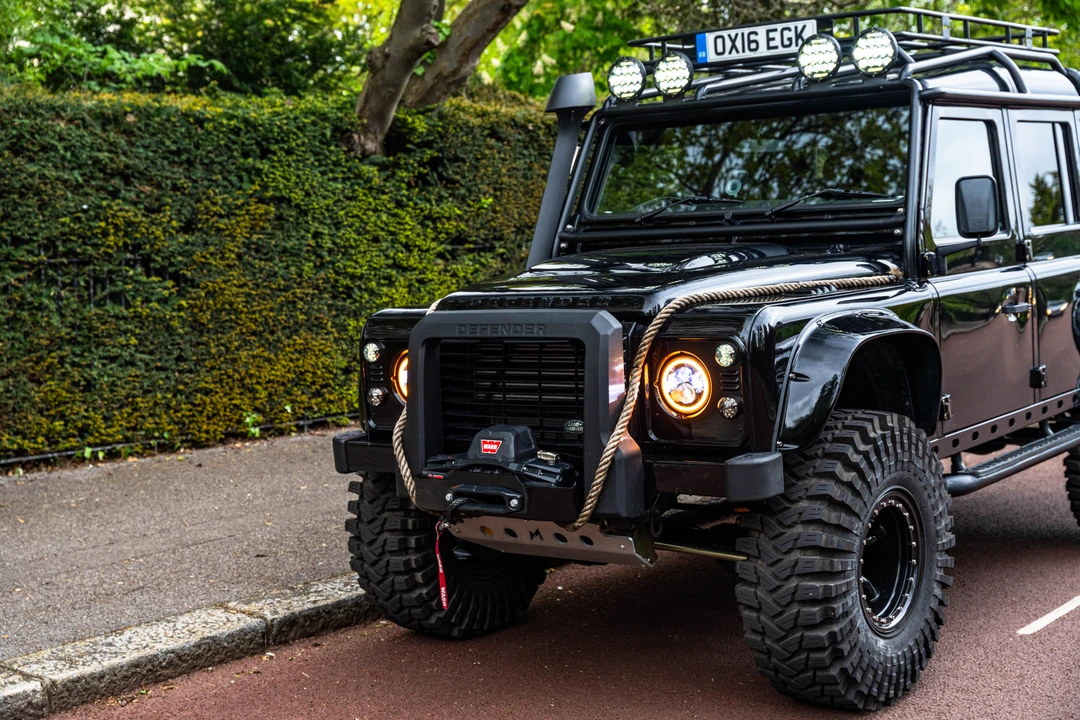 2016 Land Rover Defender 110 - Image 11 of 31