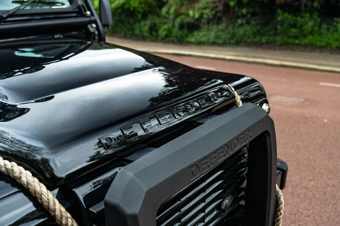 2016 Land Rover Defender 110 - Image 13 of 31