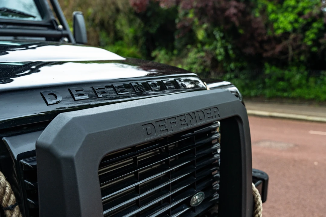 2016 Land Rover Defender 110 - Image 14 of 31