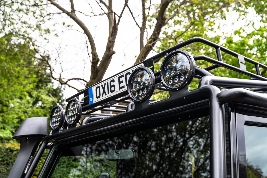 2016 Land Rover Defender 110 - Image 23 of 31
