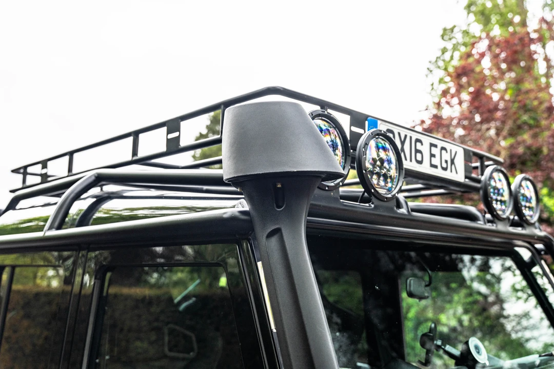 2016 Land Rover Defender 110 - Image 25 of 31