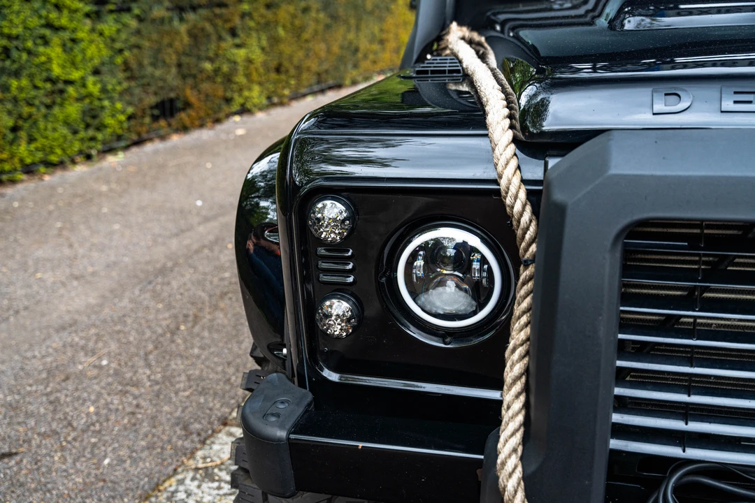 2016 Land Rover Defender 110 - Image 27 of 31