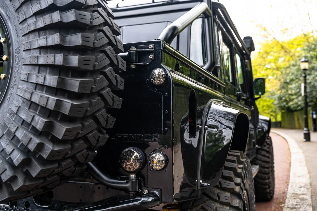 2016 Land Rover Defender 110 - Image 30 of 31