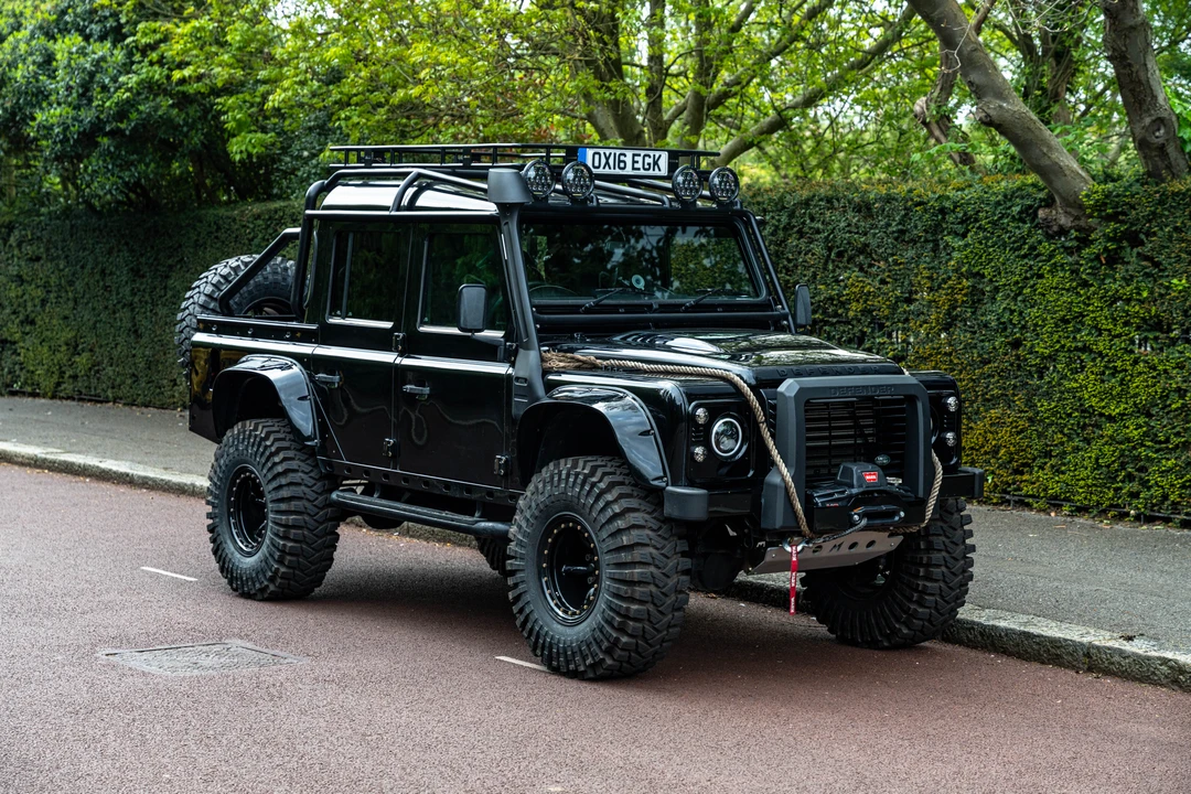 2016 Land Rover Defender 110 - Image 9 of 31